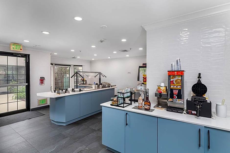 Staybridge Suites Madison - East By IHG