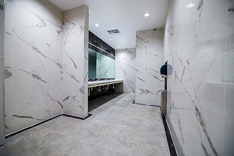 LA Crystal Hotel -Los Angeles-Long Beach Area