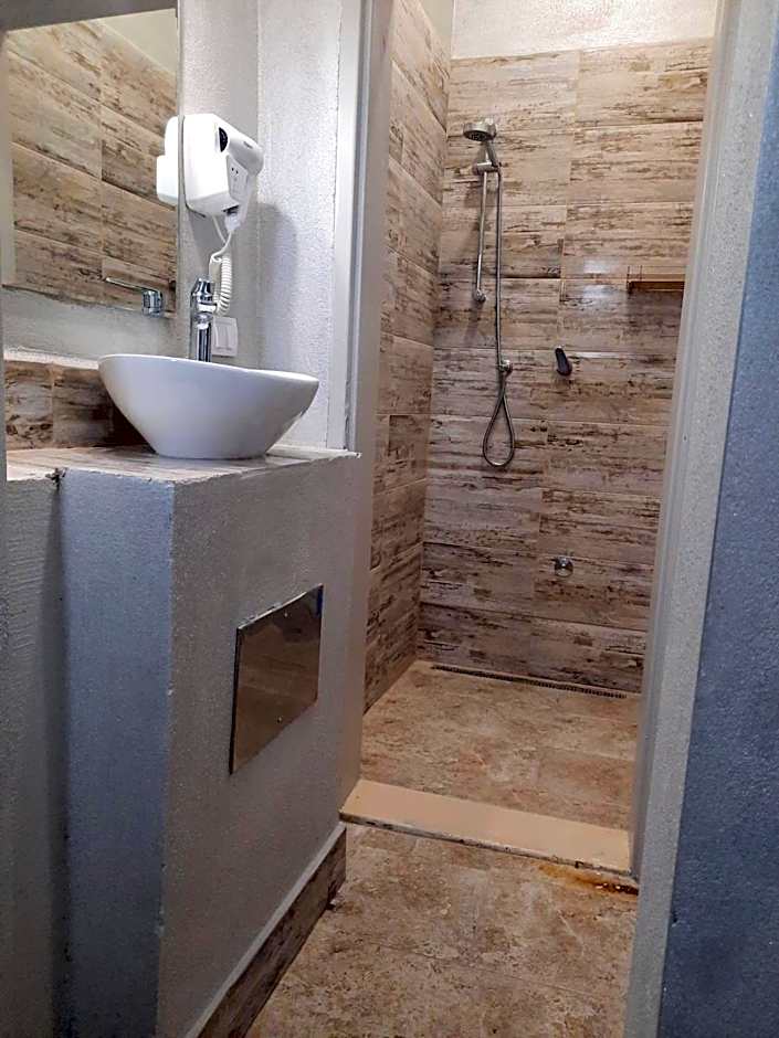 New Generation Hostel Como Lake