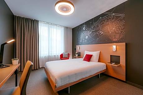 Basic Single Room with double bed