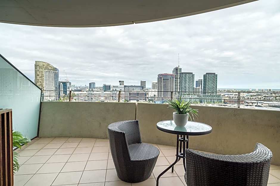 AKOM AT Docklands