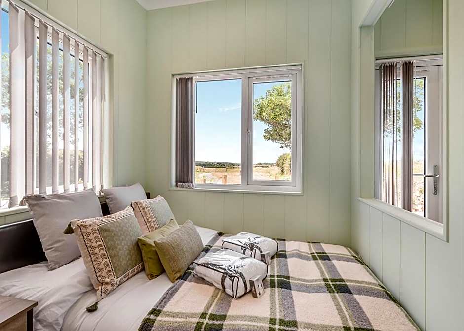 Calvesland Hideaway