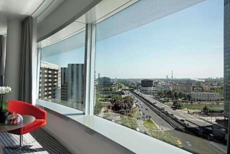 The Level Grand Premium With Tour Eiffel View