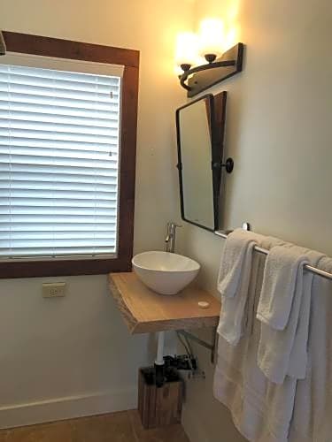 Sisters Motor Lodge