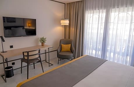 Superior Double Room with Lateral Sea View