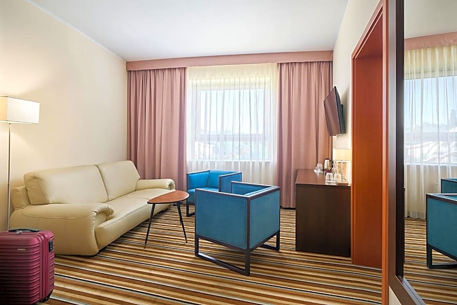 Hotel Victor Pruszkow DeSilva