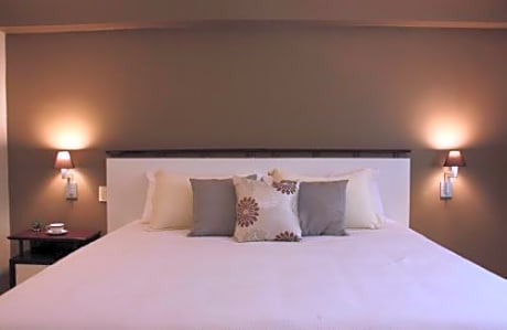 Grand Deluxe Room