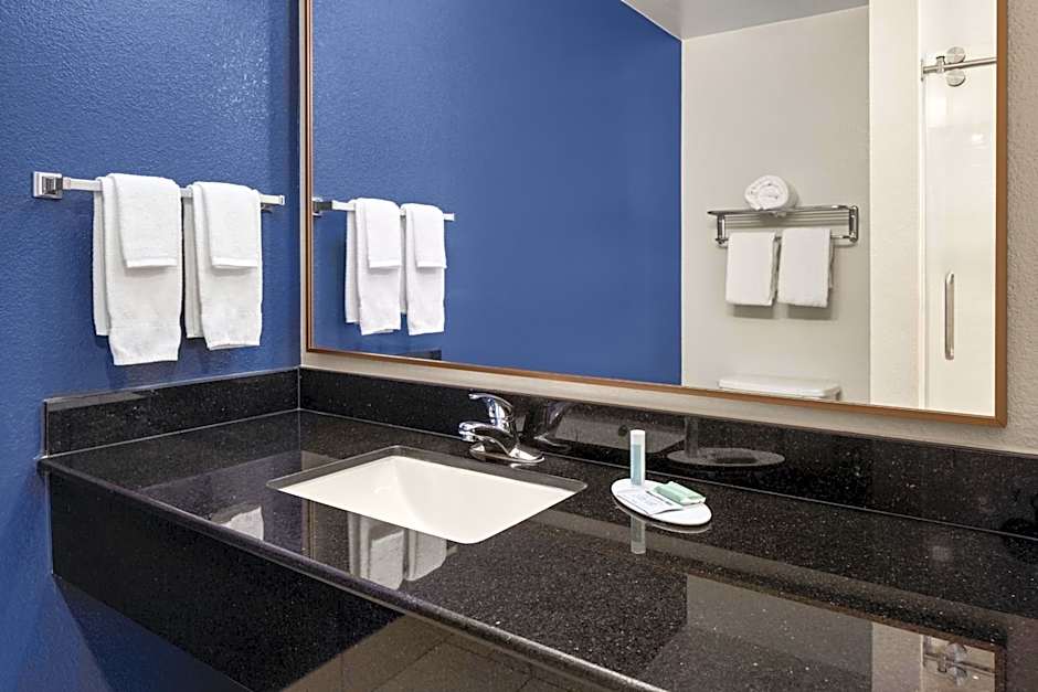 Fairfield Inn & Suites by Marriott Columbus East