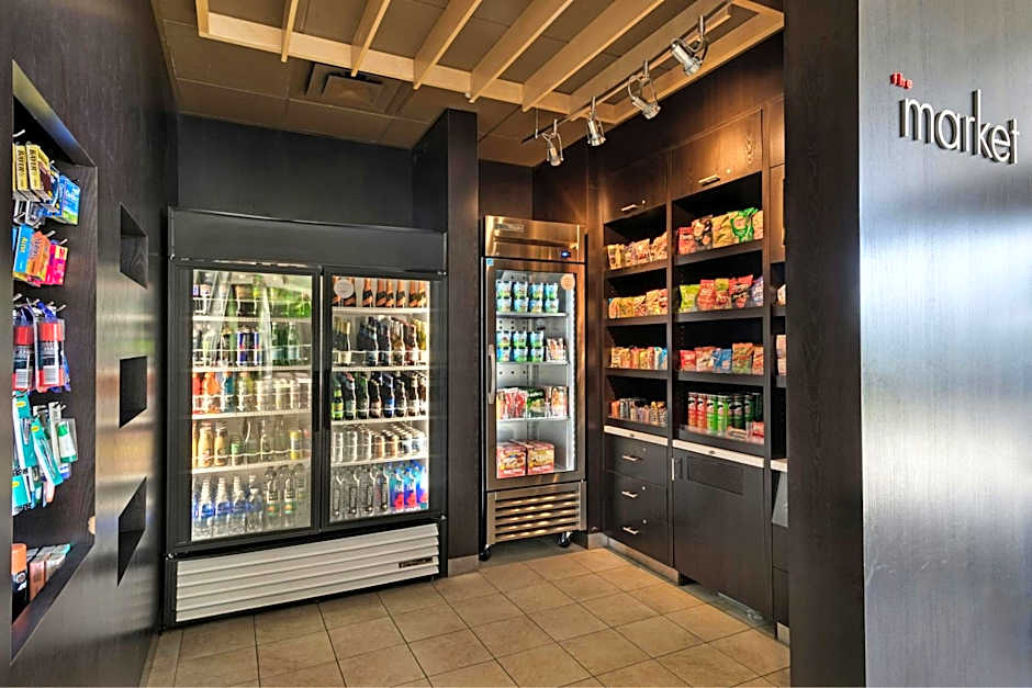 Courtyard by Marriott Long Beach Airport