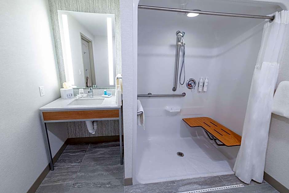 Hilton Garden Inn Lakewood