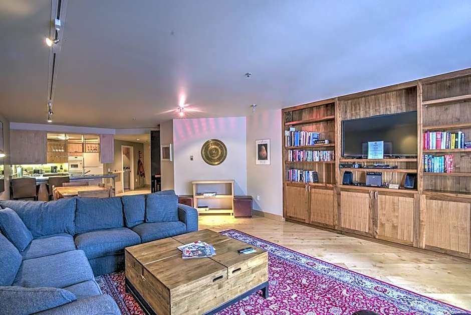 Ice House Suites and Condominiums