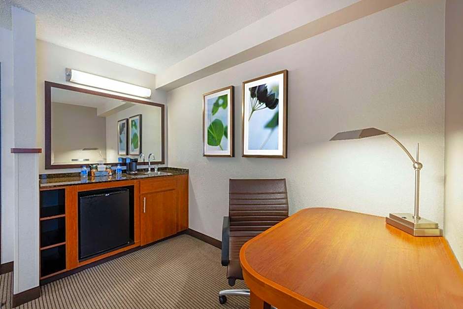 Wyndham Garden Kansas City Airport