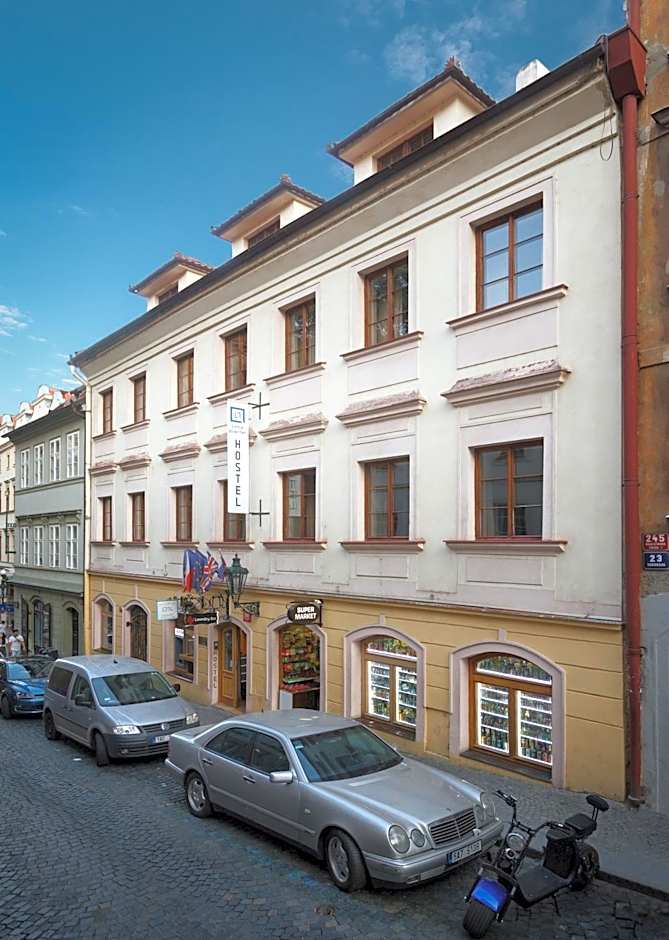 Hostel Little Quarter