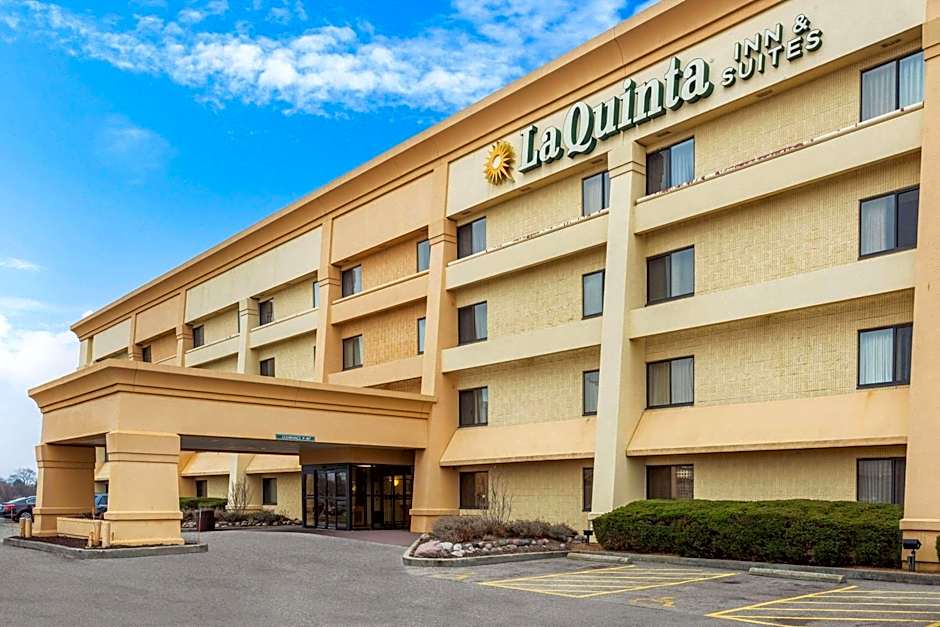 La Quinta Inn & Suites by Wyndham Chicago Gurnee