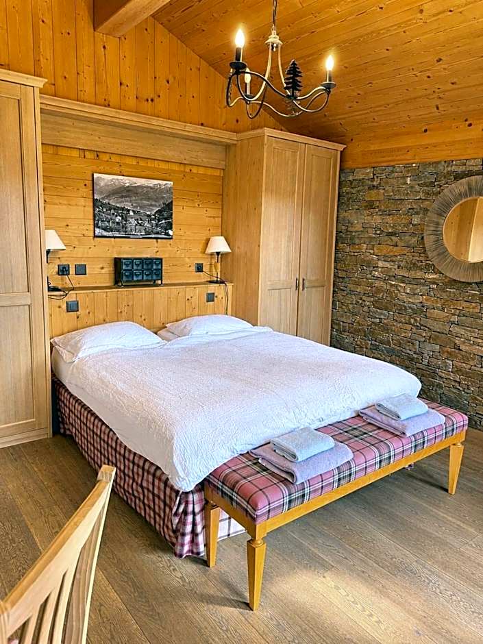 Hotel Between