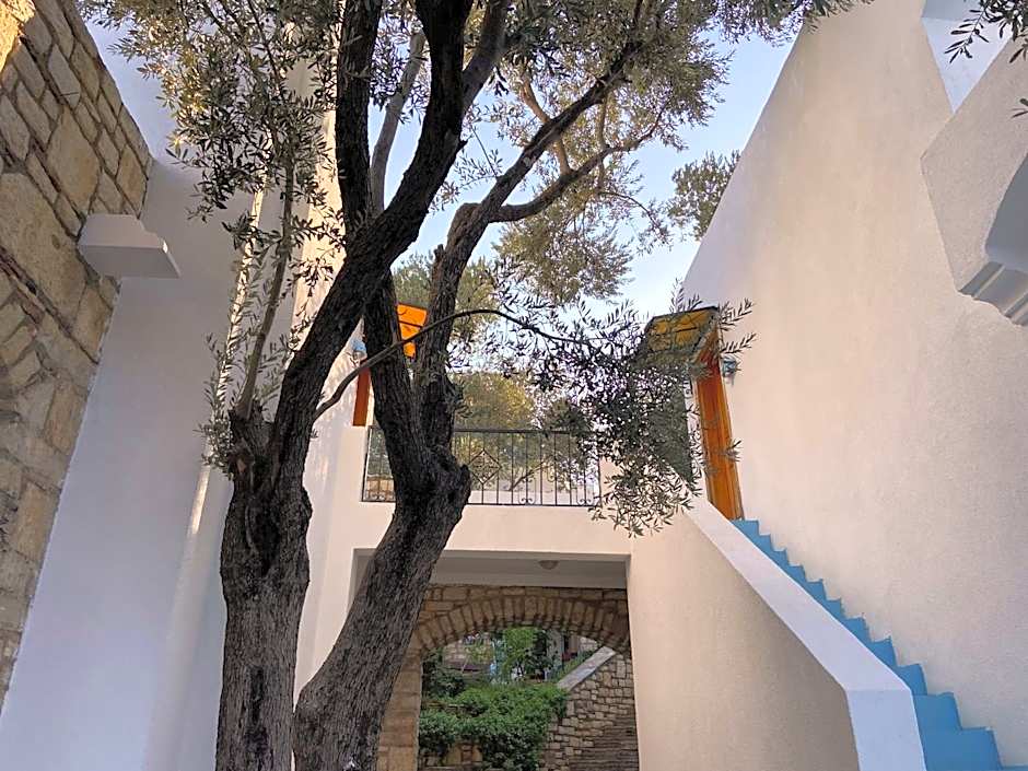 Omar Hotel & Suites