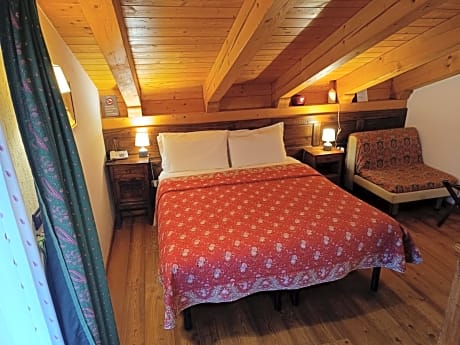Double or Twin Room with Balcony