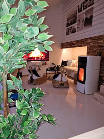 Deluxe Studio