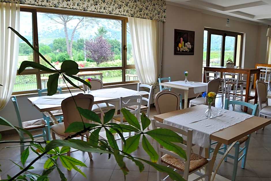 Giga Hotel