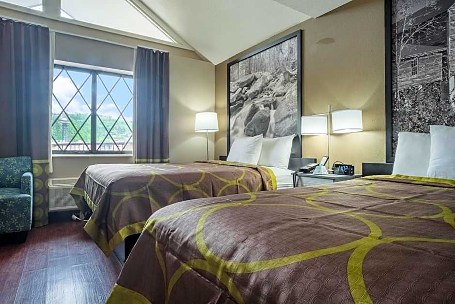 Super 8 by Wyndham Downtown Gatlinburg at Convention Center