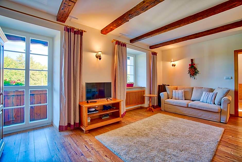 Apartmán-Hotel Jítravský Dvorec