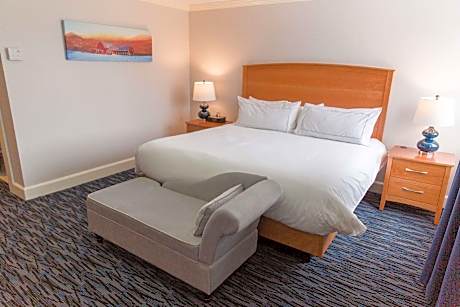 1 King Bed Deluxe Room
