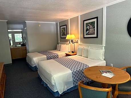 Deluxe Queen Room