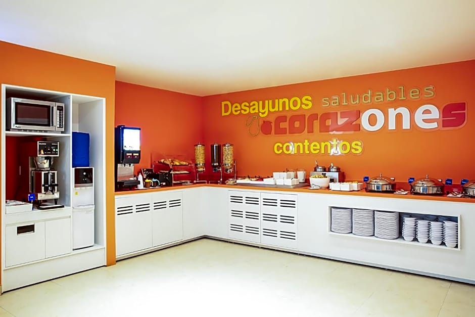 One Ciudad de Mexico La Raza