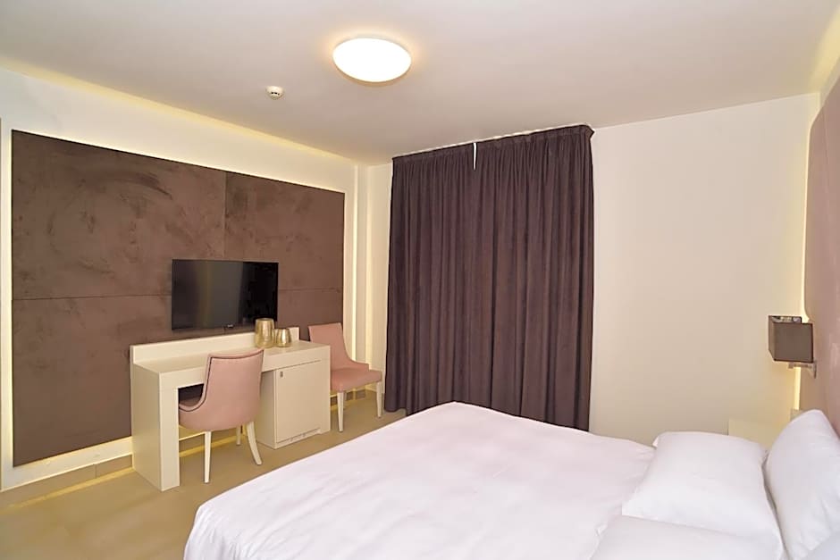 M2 Hotel