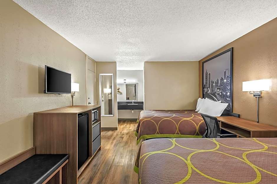 Super 8 by Wyndham Commerce