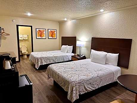 Double Room with Two Double Beds - Smoking