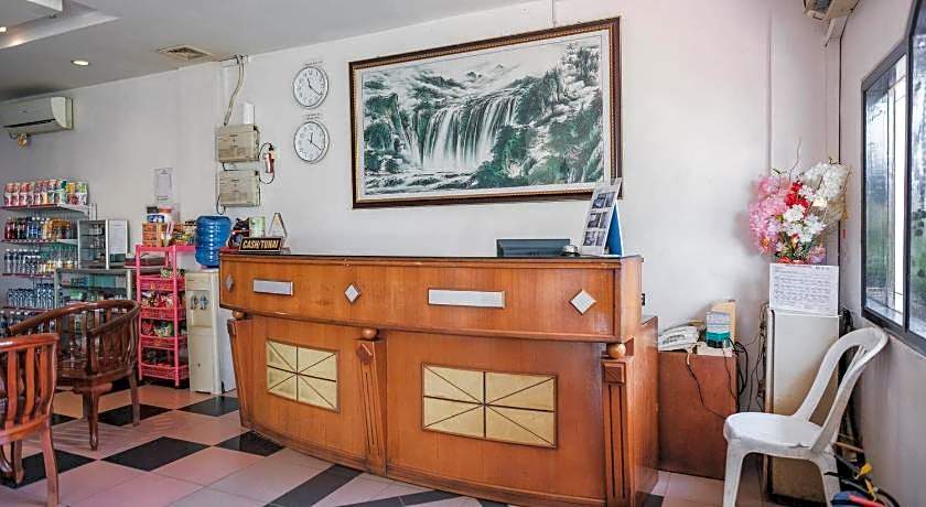 RedDoorz near Nagoya Hill Mall Batam 5