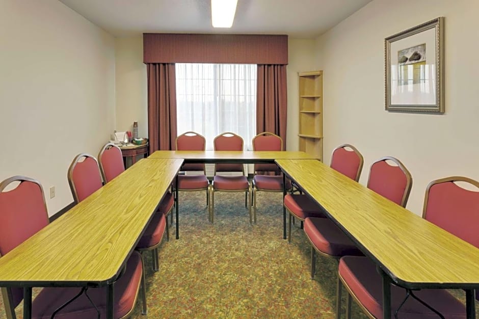 Country Inn & Suites by Radisson, Big Flats (Elmira), NY