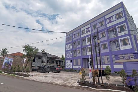 RedDoorz @ Cipanas Garut