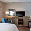 Hampton Inn By Hilton and Suites at Wisconsin Dells Lake Delton WI