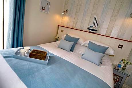 Deluxe Double Room with Bath