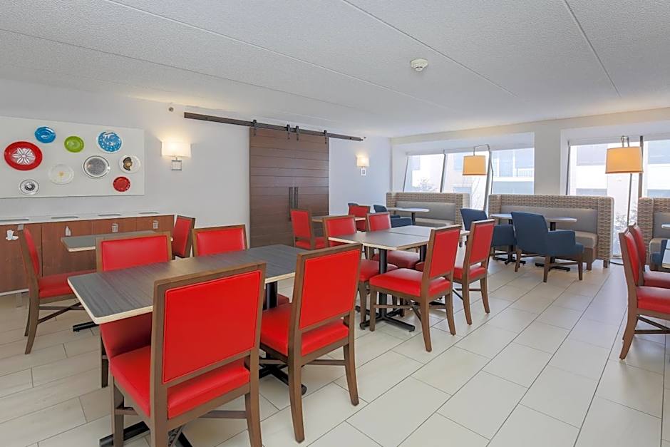 Holiday Inn Express Milwaukee - West Medical Center By IHG