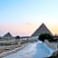 The Gate Hotel Front Pyramids & Sphinx View