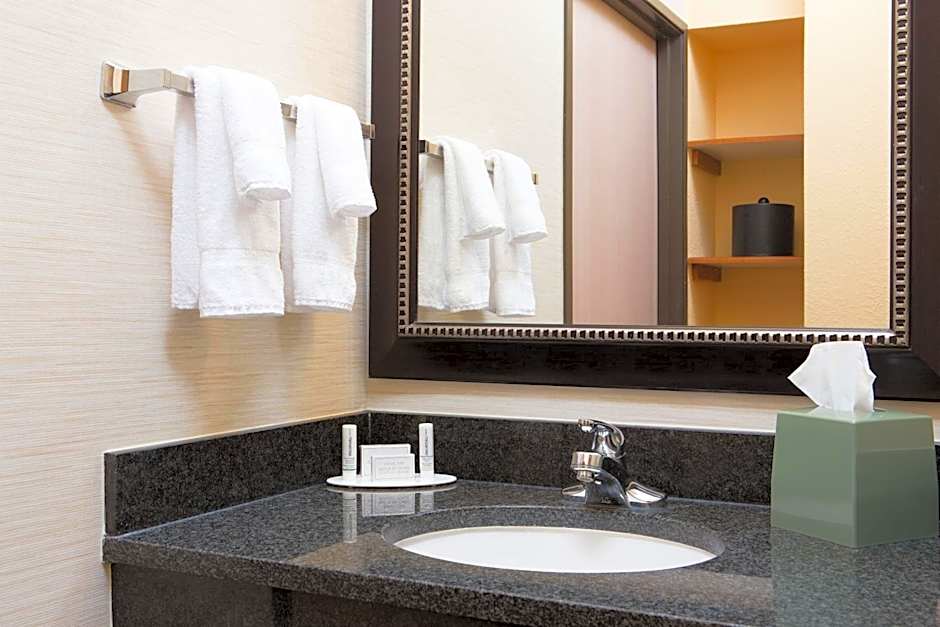 Comfort Inn & Suites Olathe - Kansas City