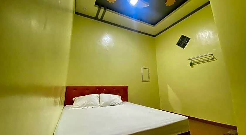 Homestay RN near Taman Bambu Runcing Polewali Mitra RedDoorz