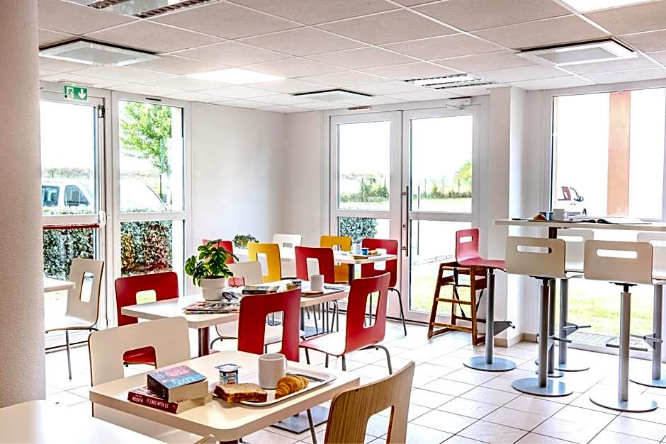 Première Classe Roissy - Aéroport CDG - Le Mesnil-Amelot