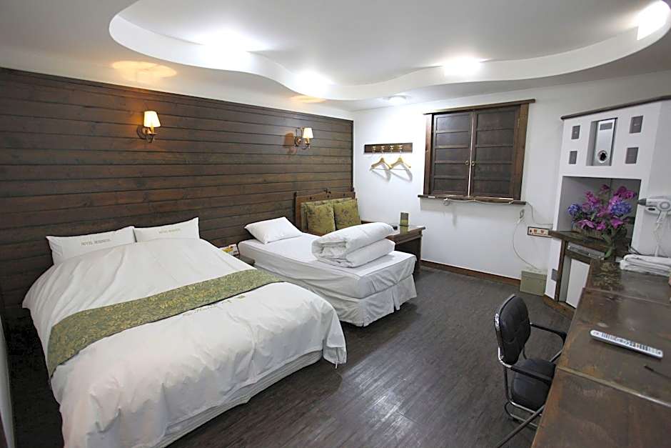 Cheonan Business Hotel