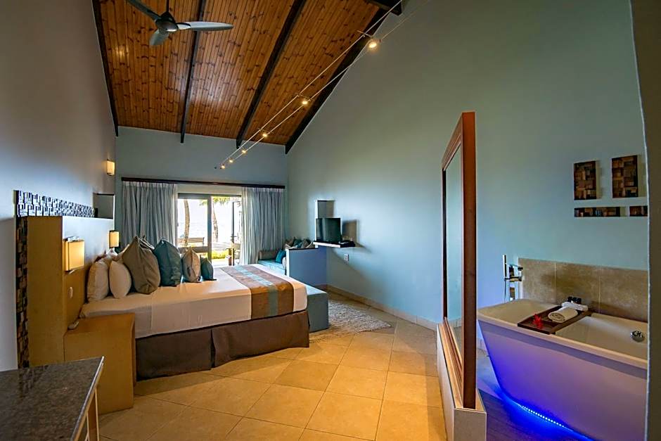 Coco de Mer and Black Parrot Suites