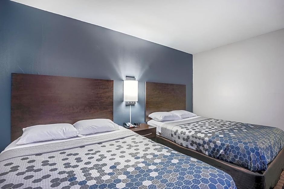 Econo Lodge Milwaukee Airport