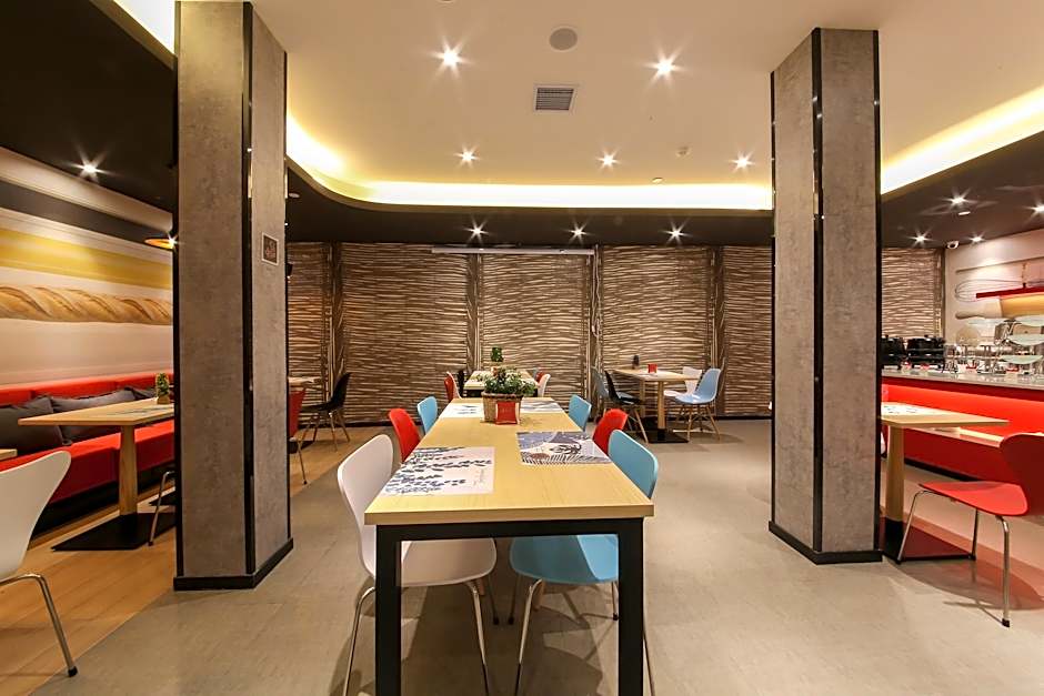 ibis Weinan Normal University Chaoyang Street Hotel