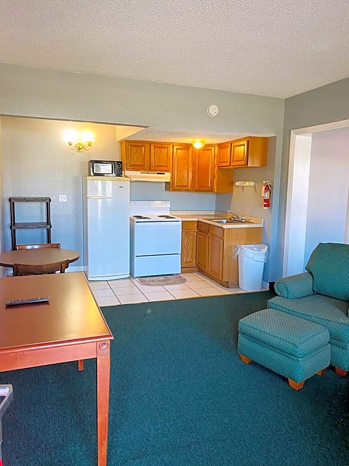 Traveler's Place Inn & Suites
