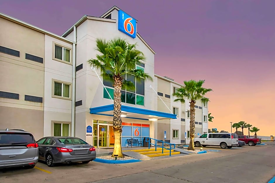 Motel 6 Eagle Pass Lakeside