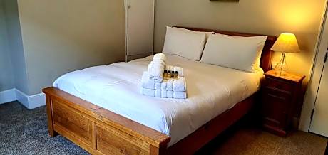 Double Room with Shared Bathroom