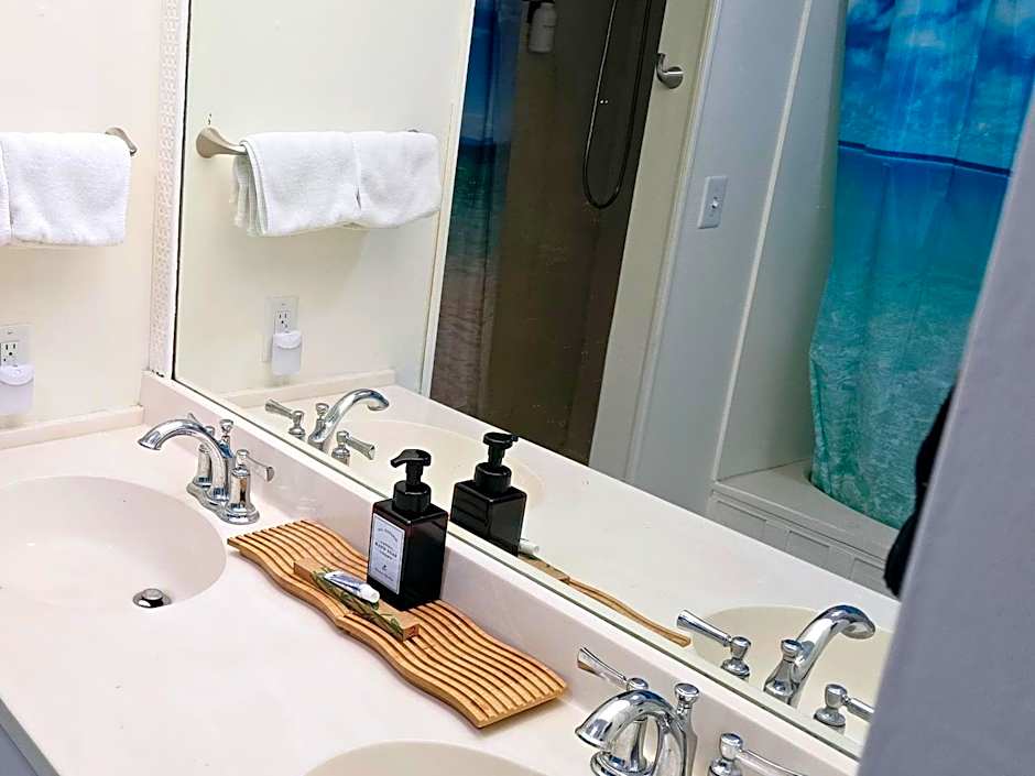 ZERO FEES Aloha Lani Condo #A208 at Casa De Emdeko