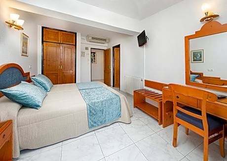 DOUBLE OR TWIN STANDARD